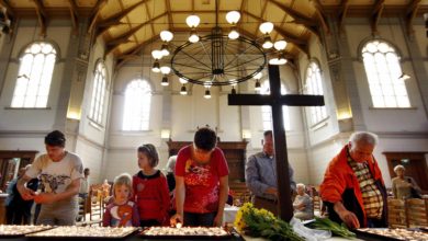 Dutch Church Holding Marathon Service To Save Armenian Family From Deportation