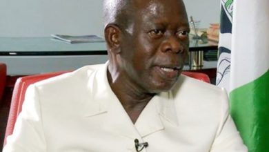 Oshiomhole’s Ex-aide, Momodu Defects To PDP, Gives Obaseki N5m